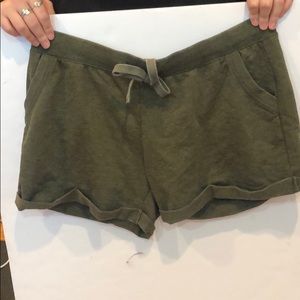 New z supply army green comfy shorts